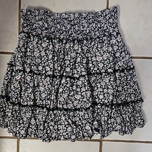 American Eagle Outfitters Black and White Floral A-Line Skirt